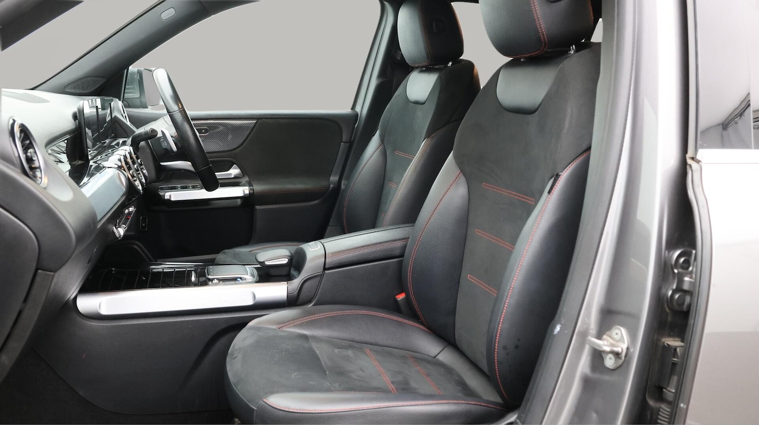 Used Mercedes-Benz GLB 2022 for sale - 76562313: Photo 15