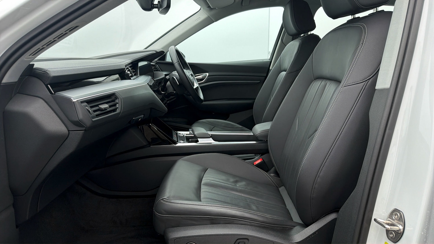 Used Audi Q8 e-tron 2023 for sale - 78081212: Photo 13