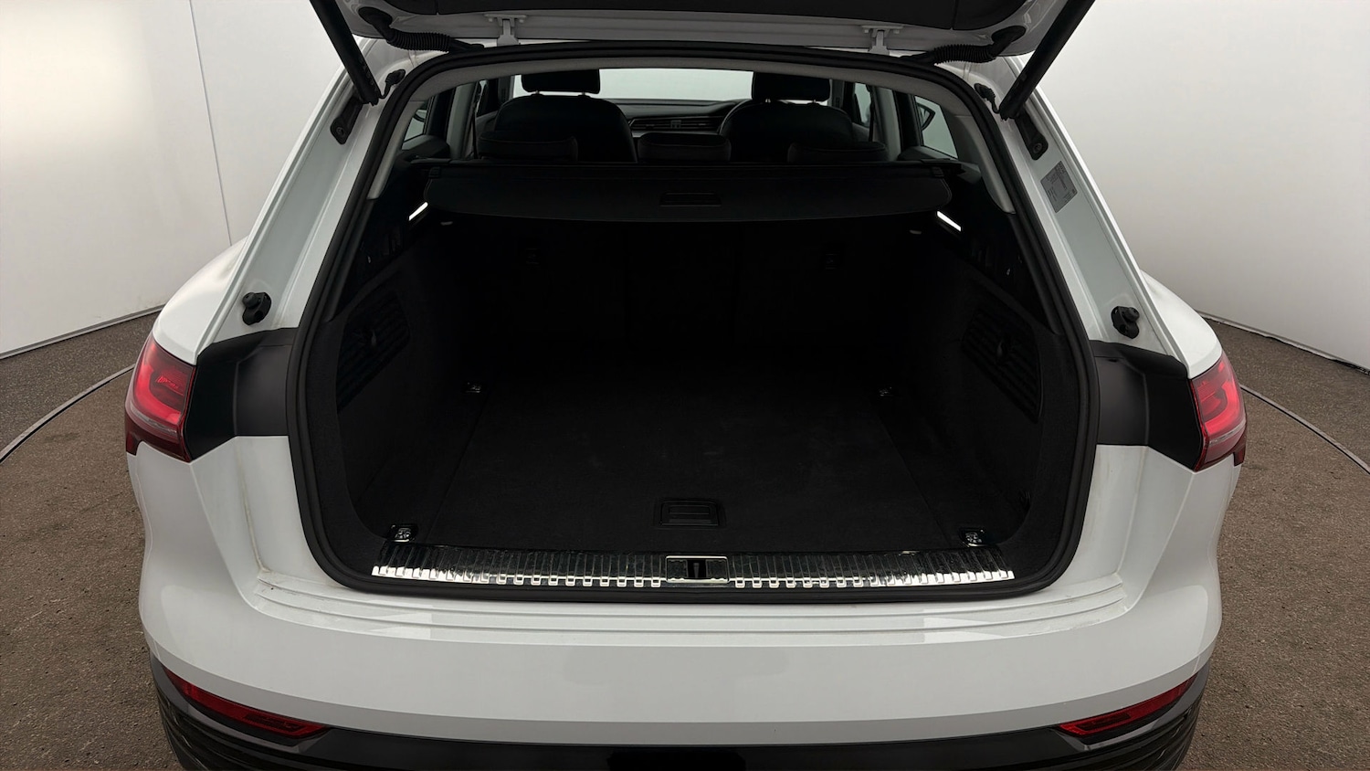 Used Audi Q8 e-tron 2023 for sale - 78081212: Photo 16