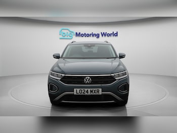 Used Volkswagen T-Roc 2024 for sale - 75883472: Photo