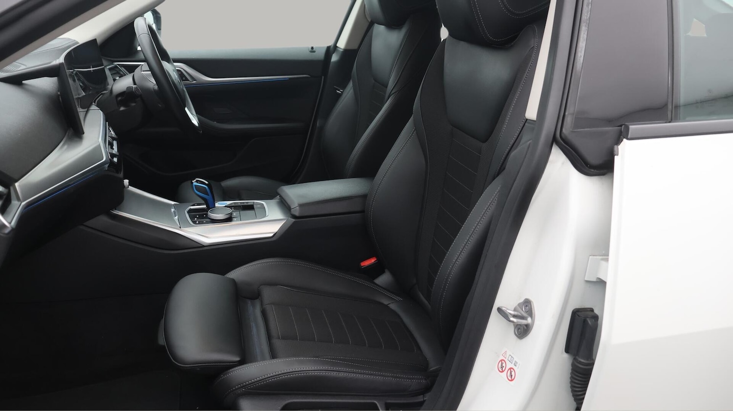 Used BMW i4 2022 for sale - 76424537: Photo 15