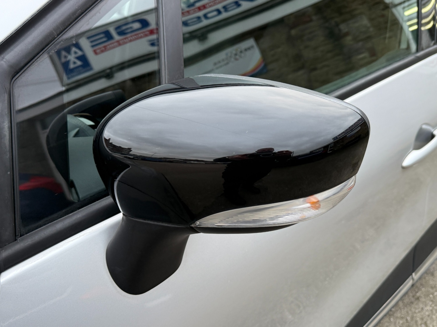 Used Renault Captur 2015 for sale - 77789415: Photo 33