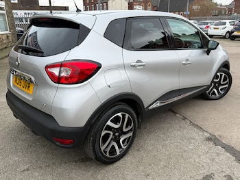 Used Renault Captur 2015 for sale - 77789415: Photo