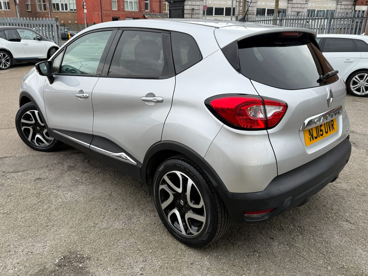 Used Renault Captur 2015 for sale - 77789415: Photo 4