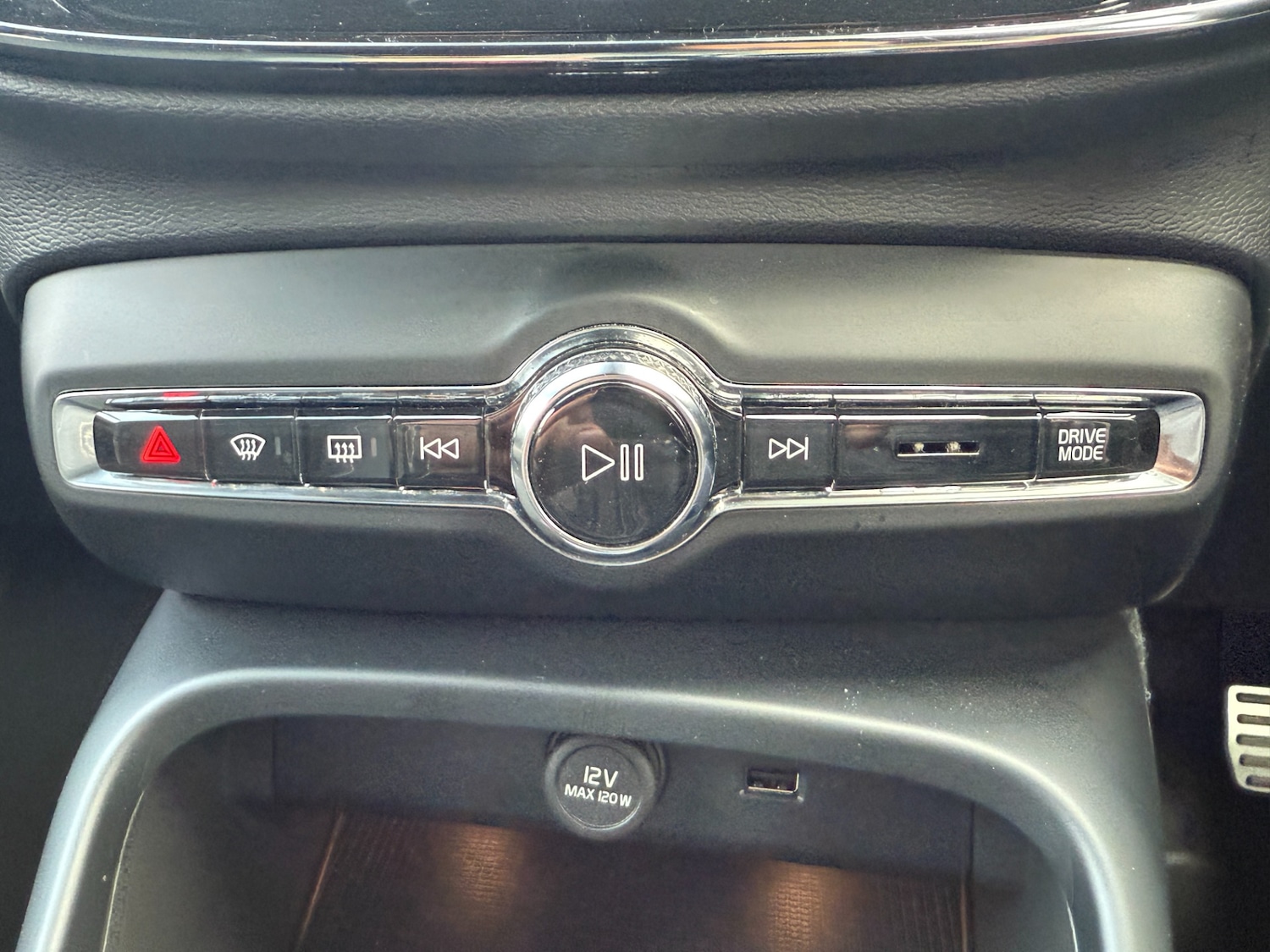 Used Volvo XC40 2021 for sale - 76340791: Photo 18
