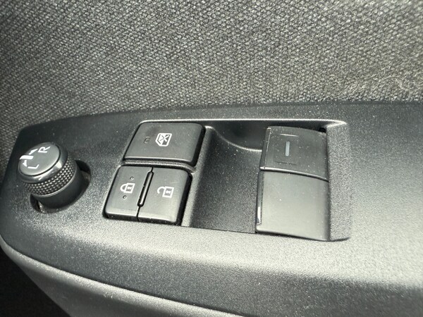 Used Toyota Yaris 2022 for sale - 74645442: Photo 22