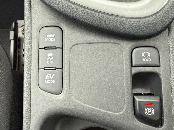 Used Toyota Yaris 2022 for sale - 74645442: Photo 23