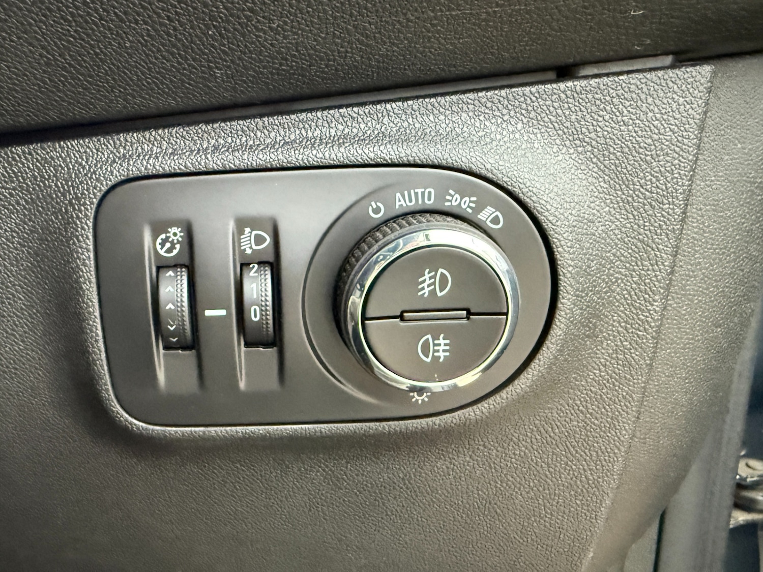 Used Vauxhall Corsa 2016 for sale - 78092964: Photo 18