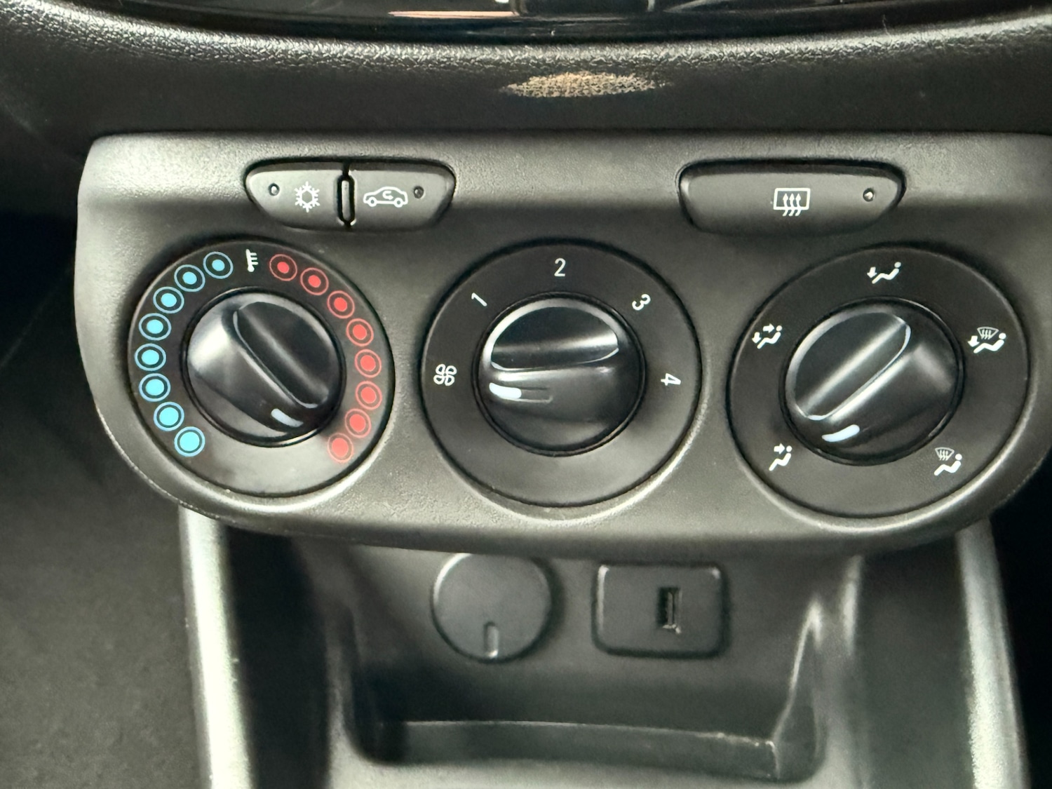 Used Vauxhall Corsa 2016 for sale - 78092964: Photo 19