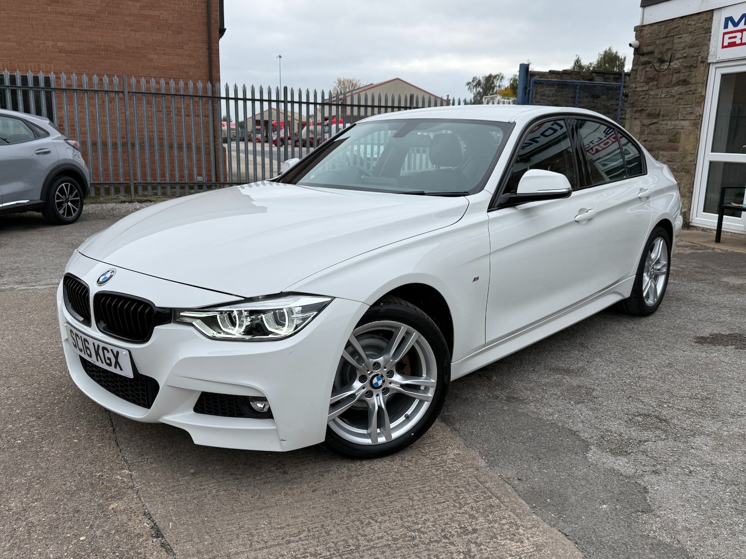 Used BMW 3 Series 2016 for sale - 76265351: Photo 2