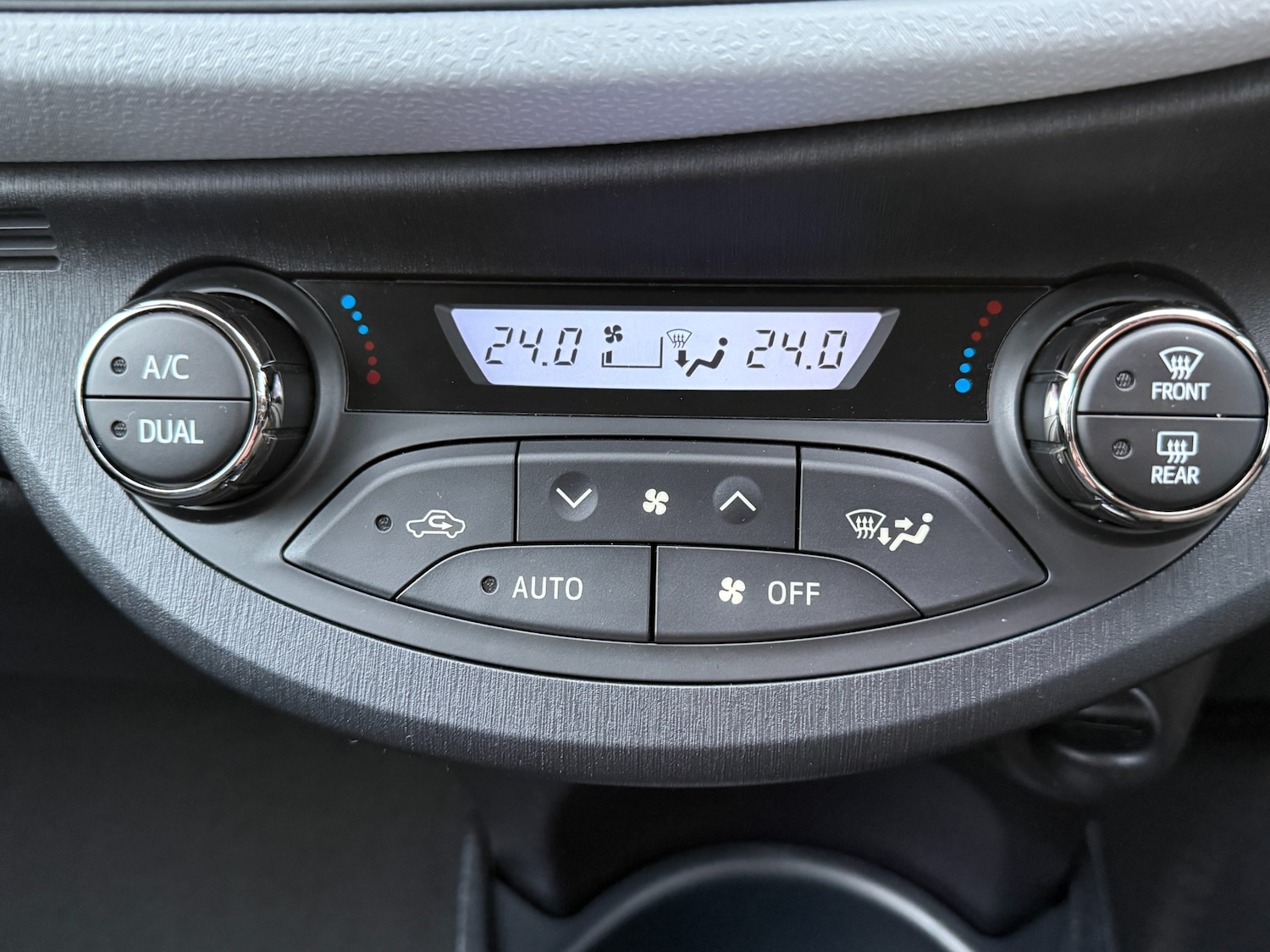 Used Toyota Yaris 2014 for sale - 77487329: Photo 18