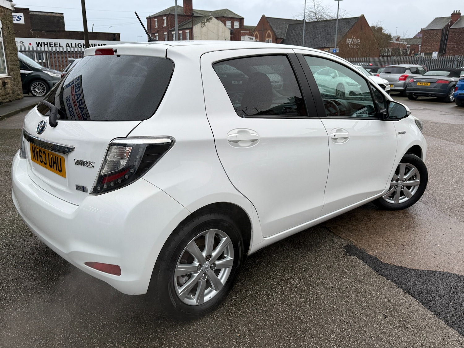 Used Toyota Yaris 2014 for sale - 77487329: Photo 3
