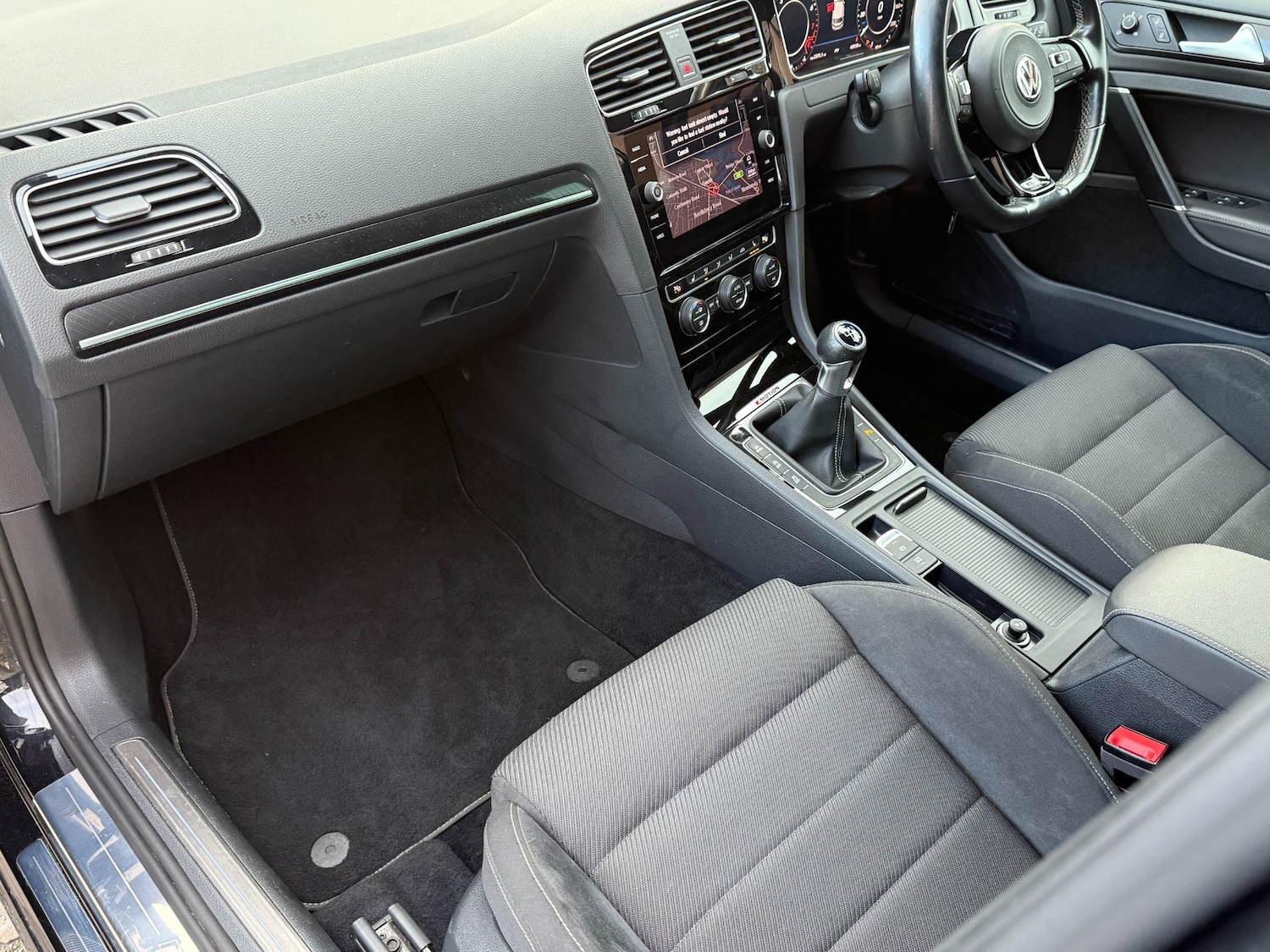 Used Volkswagen Golf 2018 for sale - 77045412: Photo 7