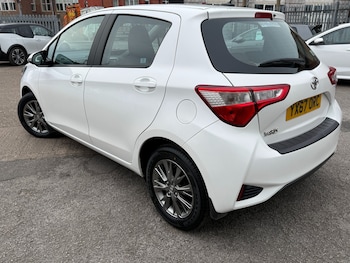 Used Toyota Yaris 2017 for sale - 78913324: Photo
