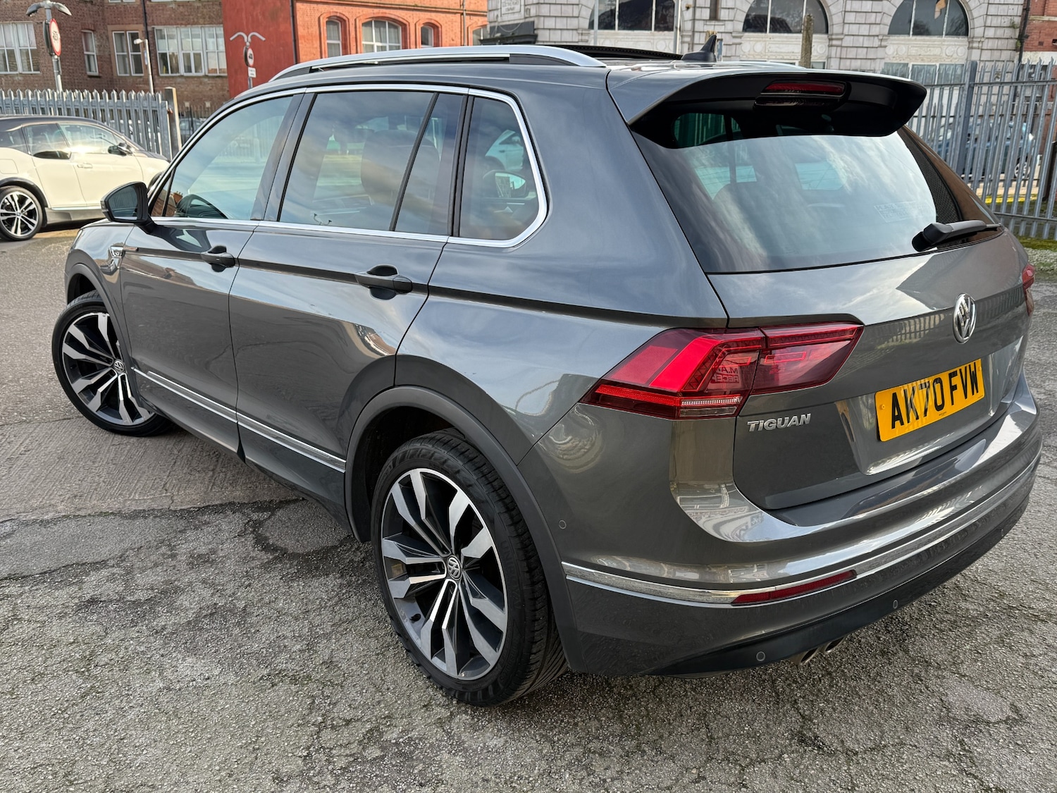 Used Volkswagen Tiguan 2020 for sale - 77653196: Photo 4