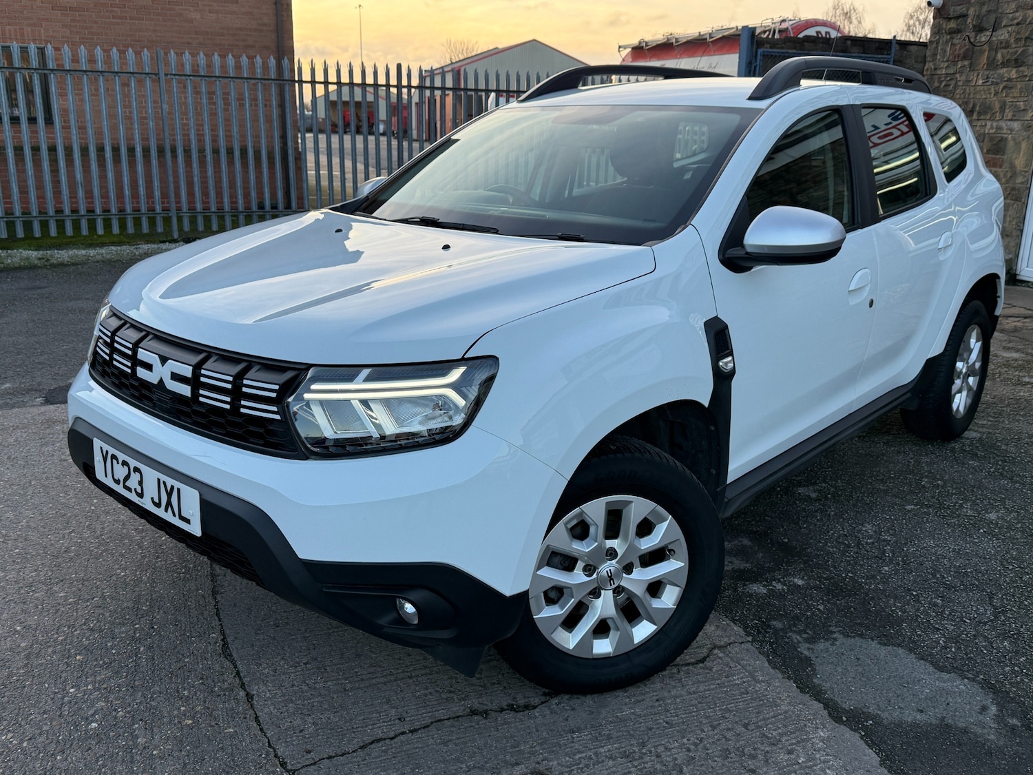 Used Dacia Duster 2023 for sale - 77261890: Photo 2