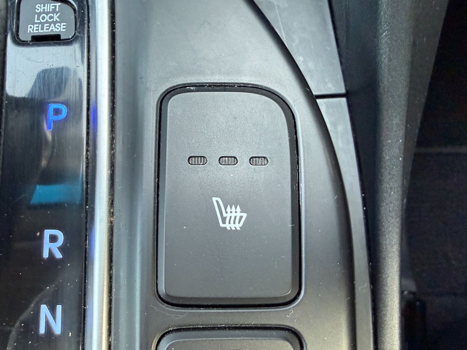 Used Hyundai Santa Fe 2017 for sale - 77776568: Photo 15