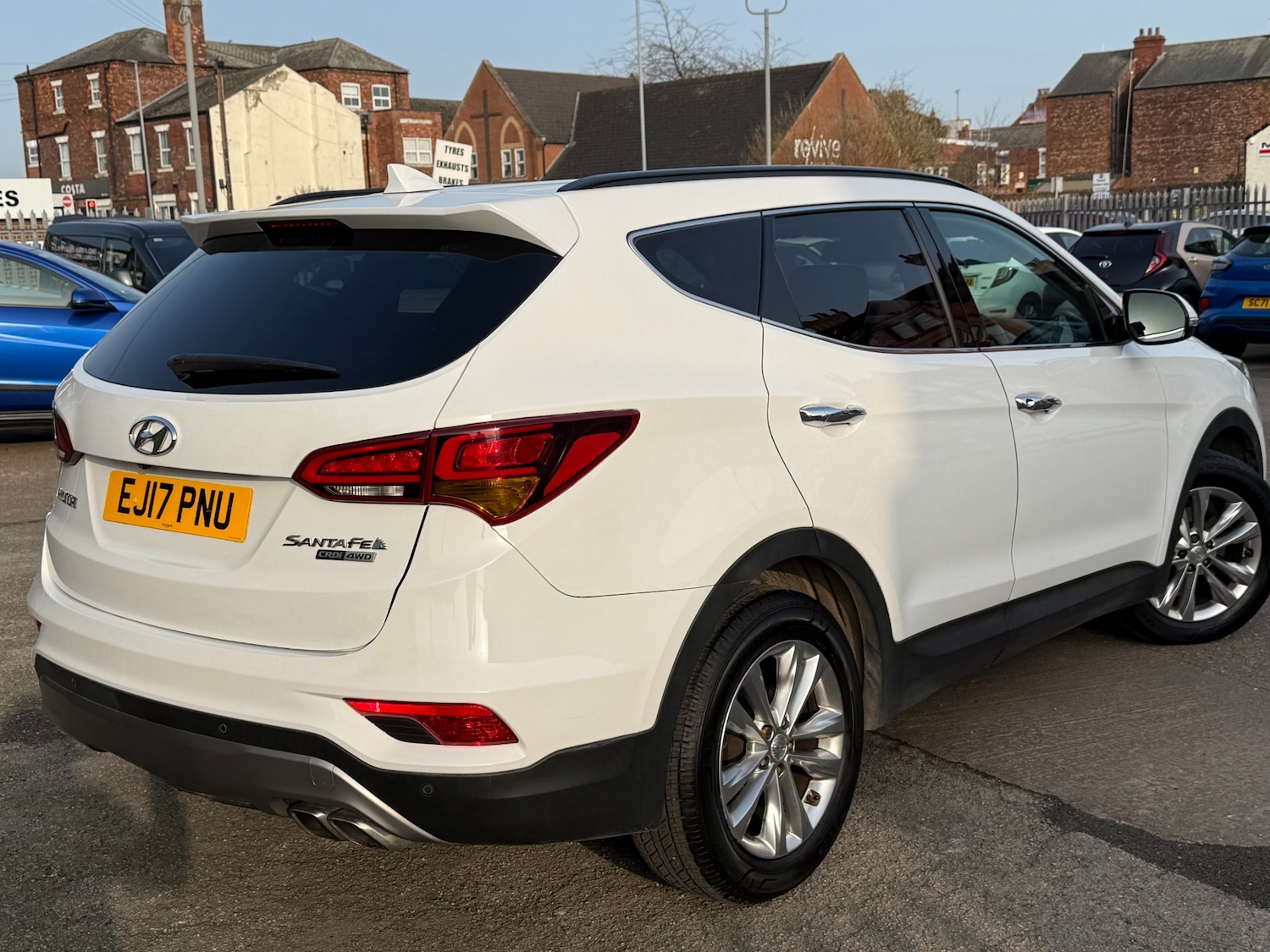 Used Hyundai Santa Fe 2017 for sale - 77776568: Photo 3