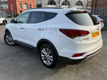 Used Hyundai Santa Fe 2017 for sale - 77776568: Photo