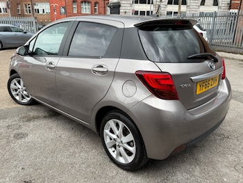 Used Toyota Yaris 2015 for sale - 75306216: Photo