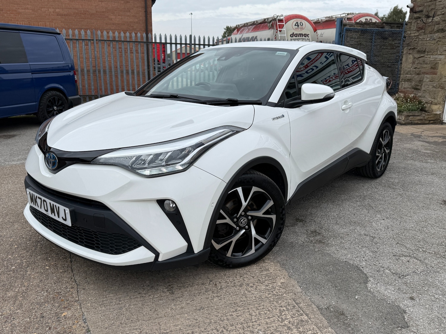 Used Toyota C-HR 2020 for sale - 76101165: Photo 2