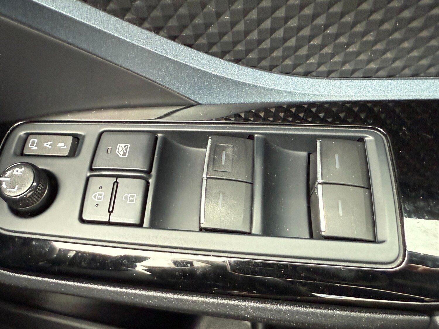 Used Toyota C-HR 2020 for sale - 76101165: Photo 23