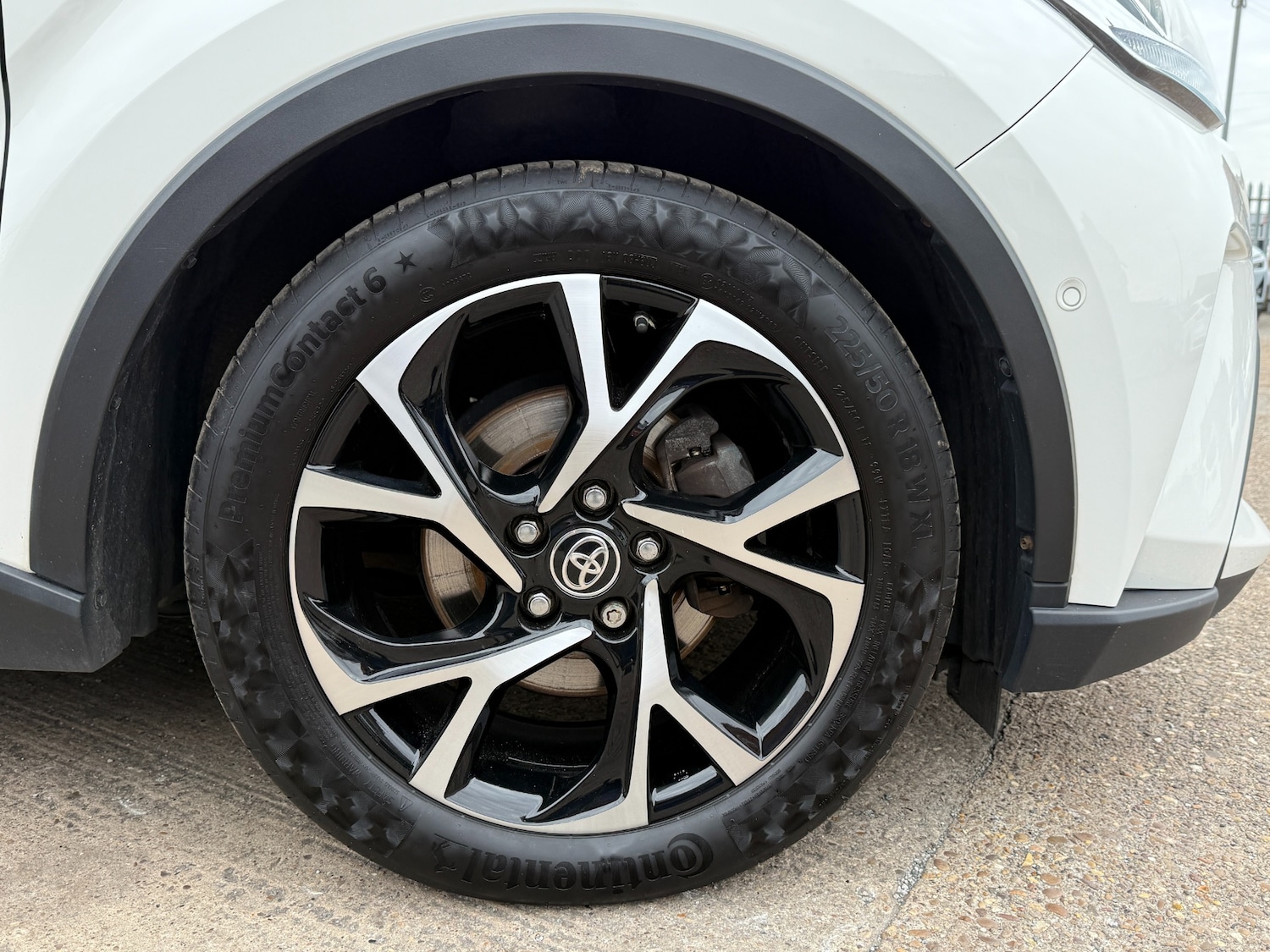 Used Toyota C-HR 2020 for sale - 76101165: Photo 27