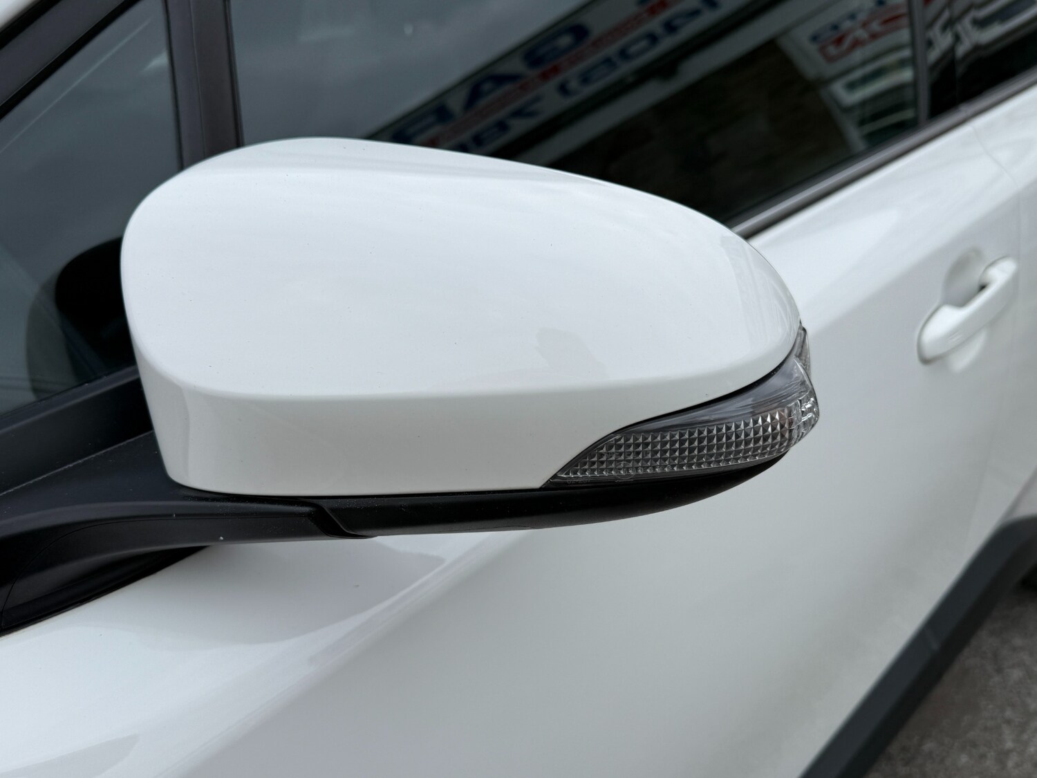 Used Toyota C-HR 2020 for sale - 76101165: Photo 38