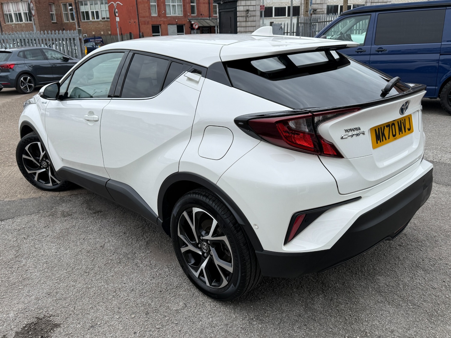 Used Toyota C-HR 2020 for sale - 76101165: Photo 4