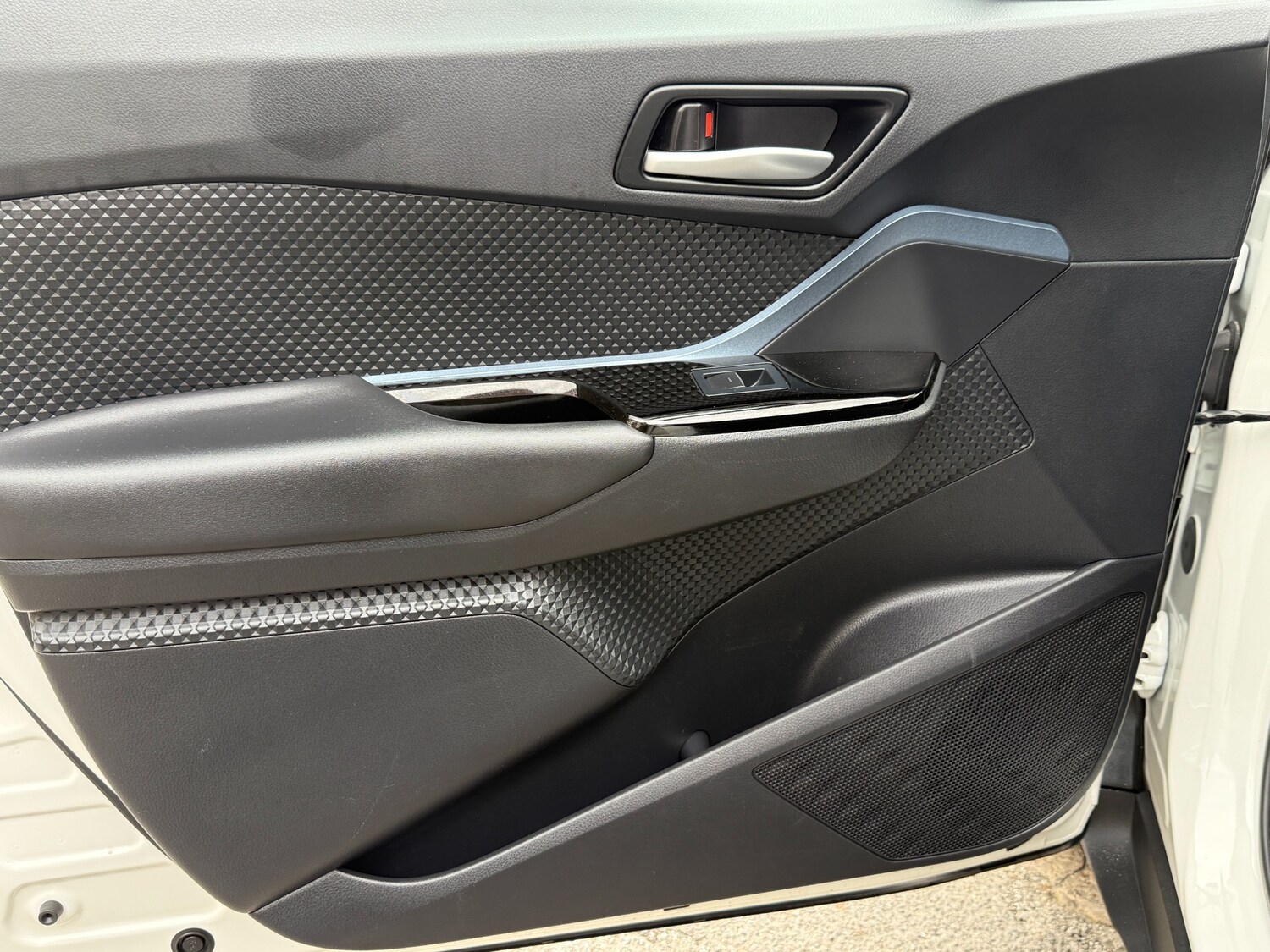 Used Toyota C-HR 2020 for sale - 76101165: Photo 41