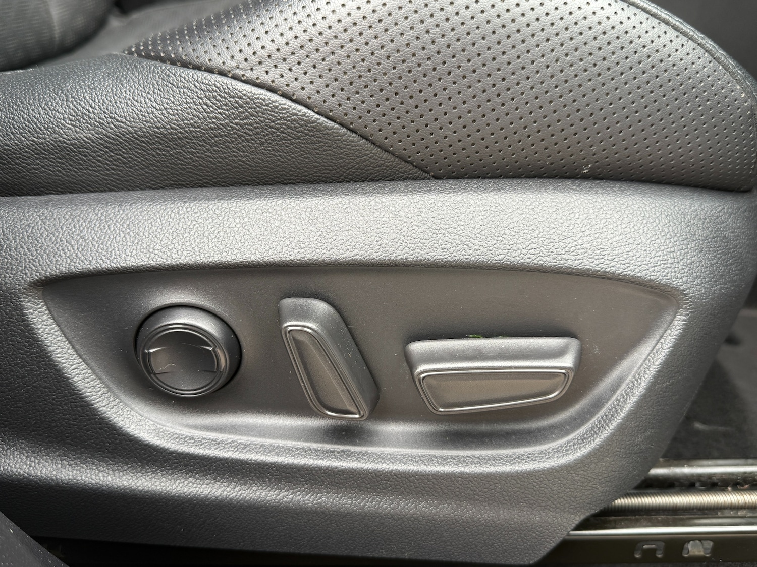 Used Toyota C-HR 2020 for sale - 76101165: Photo 43