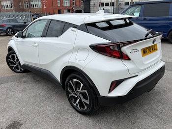 Used Toyota C-HR 2020 for sale - 76101165: Photo