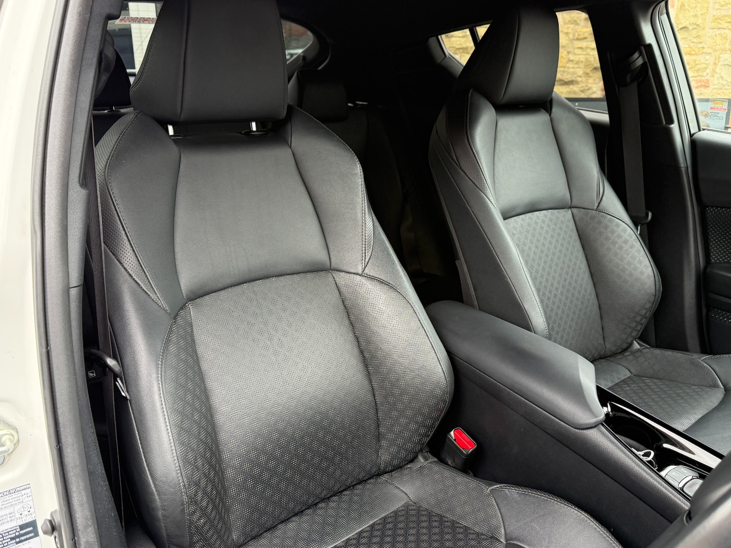 Used Toyota C-HR 2020 for sale - 76101165: Photo 6