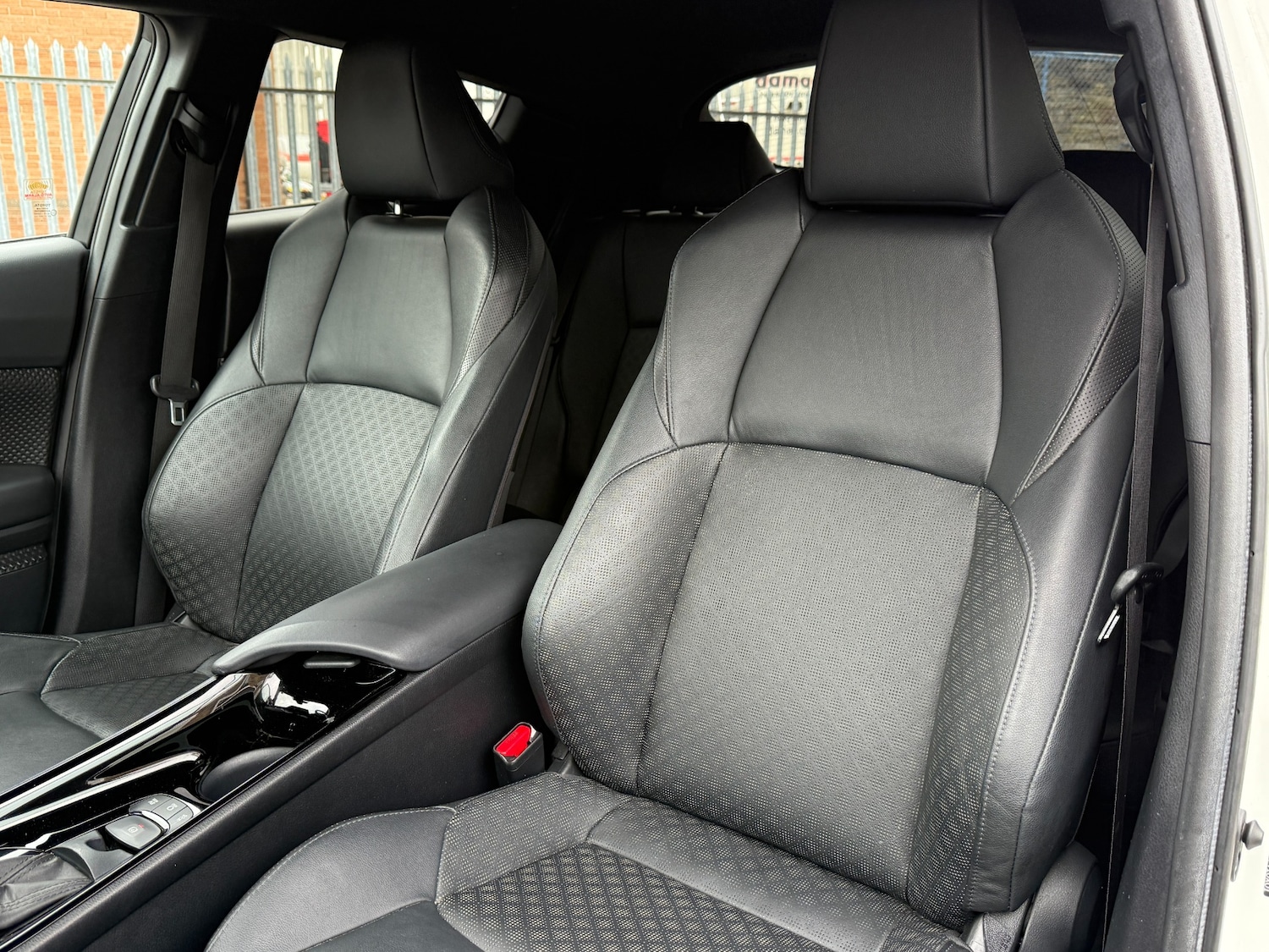 Used Toyota C-HR 2020 for sale - 76101165: Photo 8