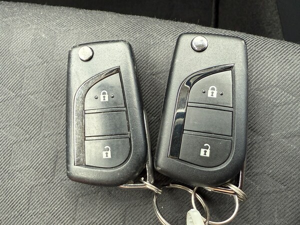 Used Toyota Yaris 2022 for sale - 75038249: Photo 39