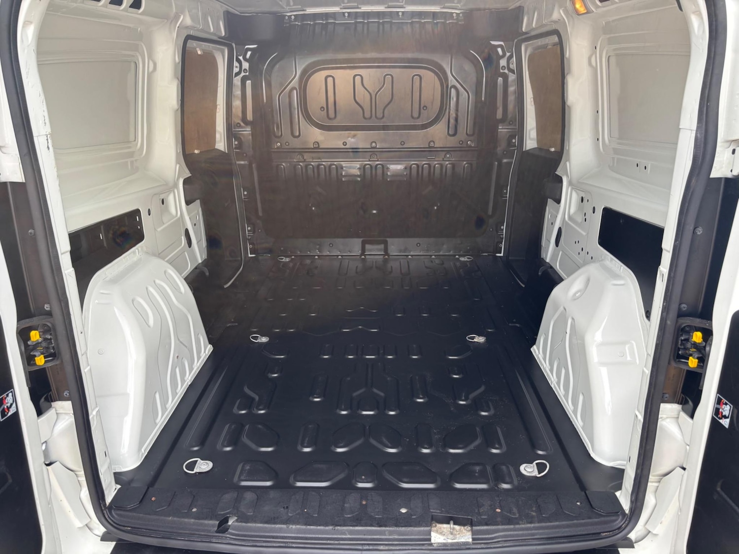 Used Vauxhall Combo for sale - 77574878: Photo 8