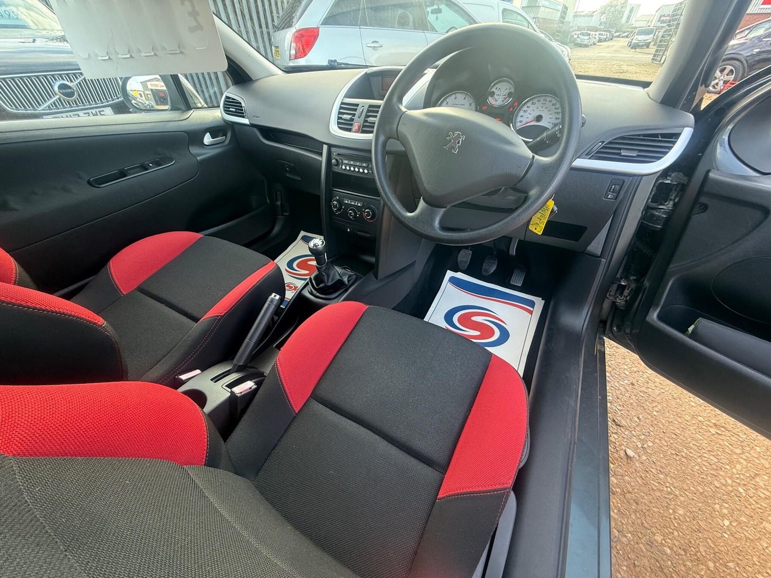 Used Peugeot 207 2010 for sale - 77658329: Photo 8