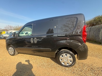 Used Vauxhall Combo 2017 for sale - 77696144: Photo