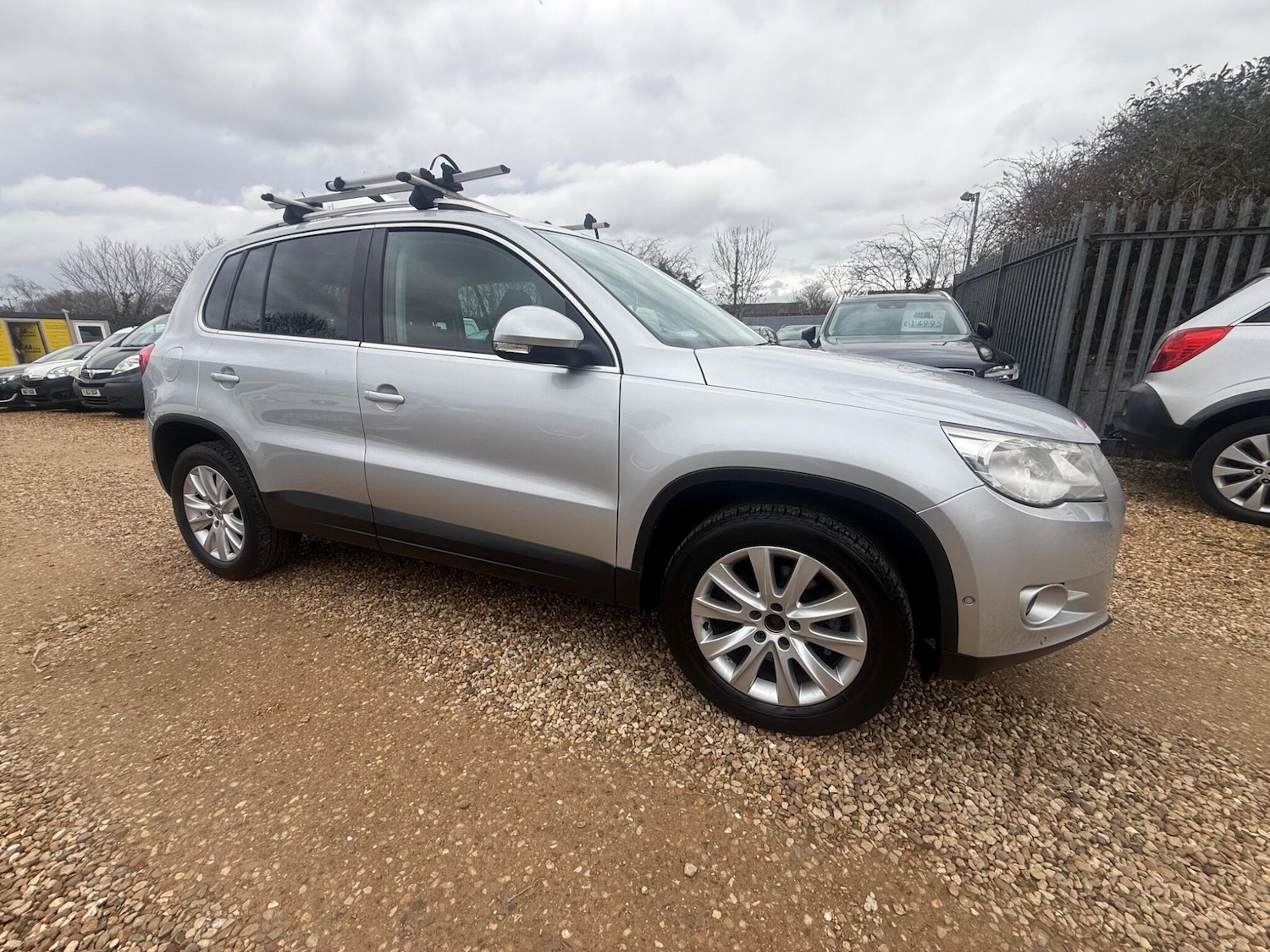 Used Volkswagen Tiguan for sale - 77683690: Photo 2