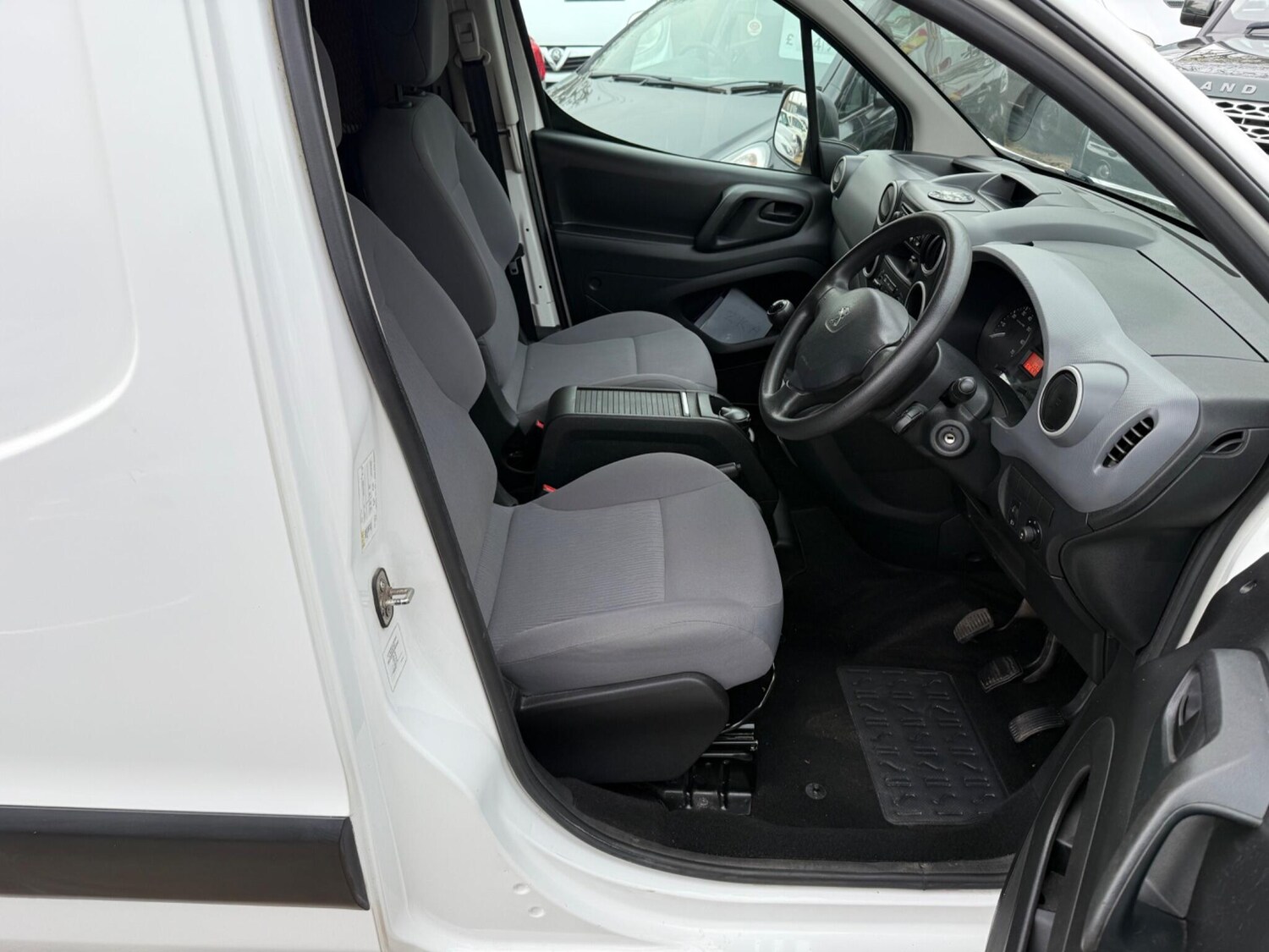 Used Peugeot Partner 2013 for sale - 77574611: Photo 4