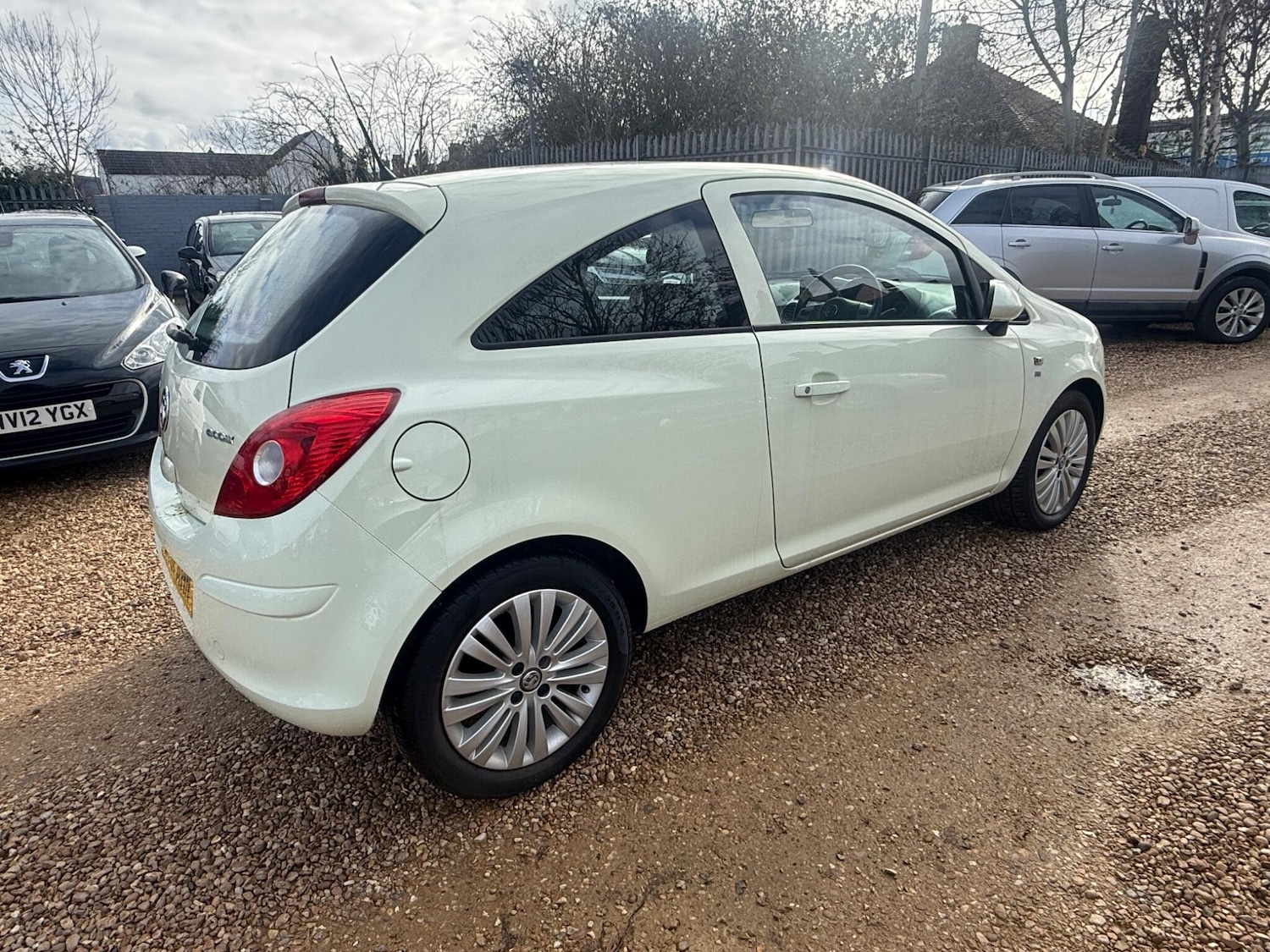 Used Vauxhall Corsa 2011 for sale - 77658678: Photo 5