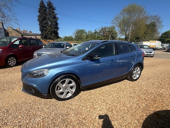 Used Volvo V40 Cross Country 2014 for sale - 78347256: Photo