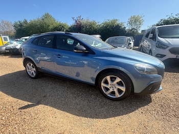 Used Volvo V40 Cross Country 2014 for sale - 78347256: Photo