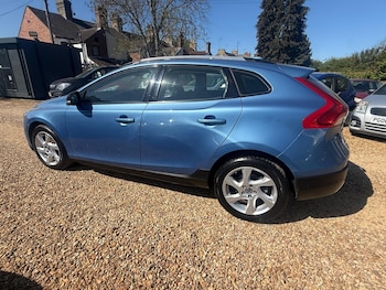 Used Volvo V40 Cross Country 2014 for sale - 78347256: Photo