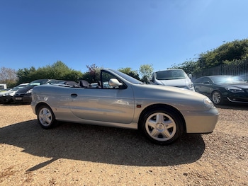 Used Renault Megane 2001 for sale - 78348142: Photo