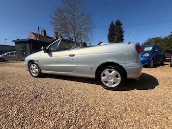 Used Renault Megane 2001 for sale - 78348142: Photo