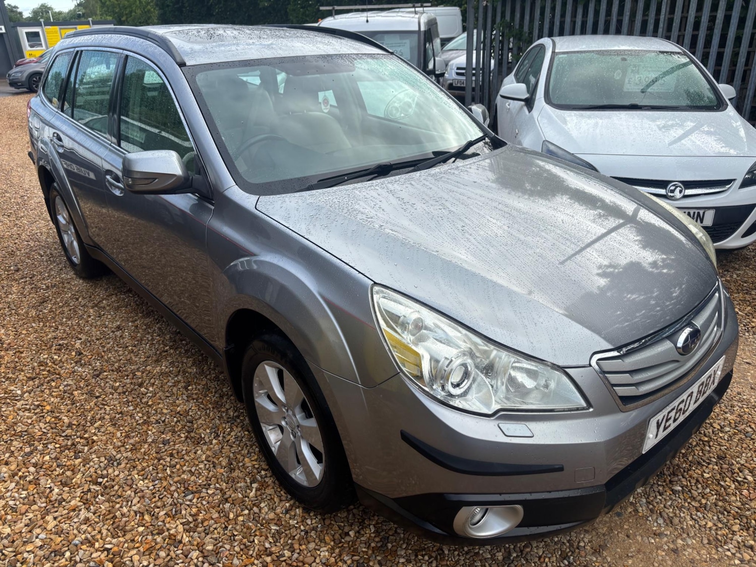 Used Subaru Outback 2010 for sale - 77574831: Photo 2