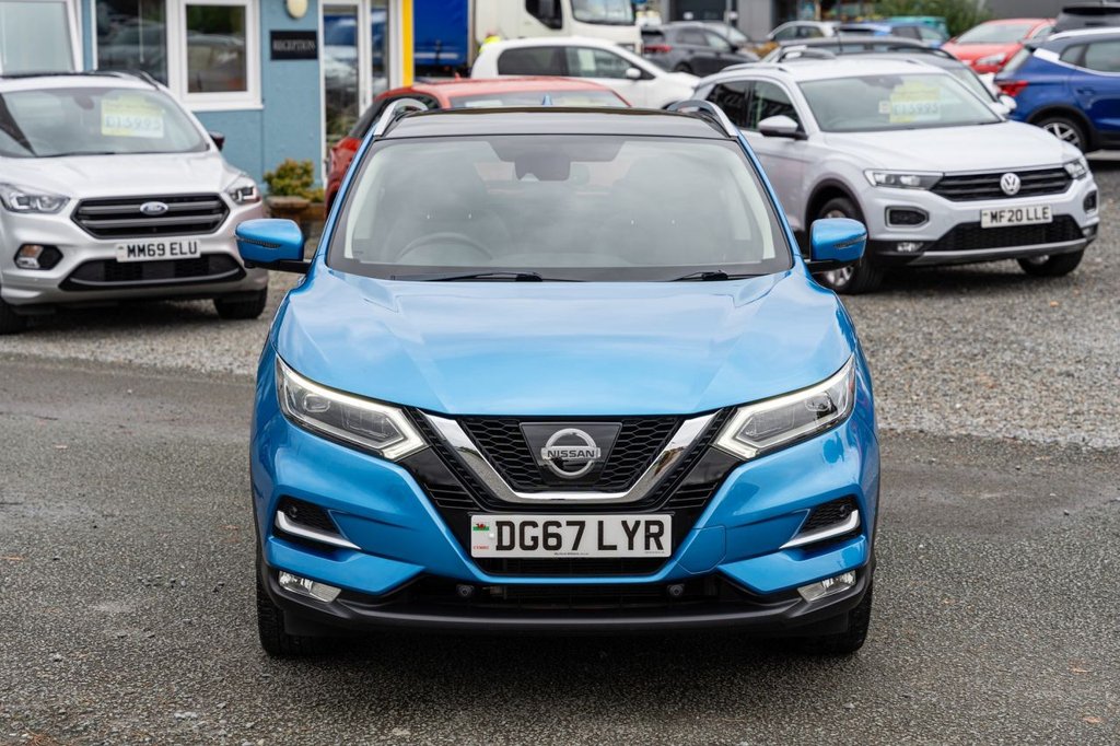 Used Nissan Qashqai 2017 for sale - 76559343: Photo 2