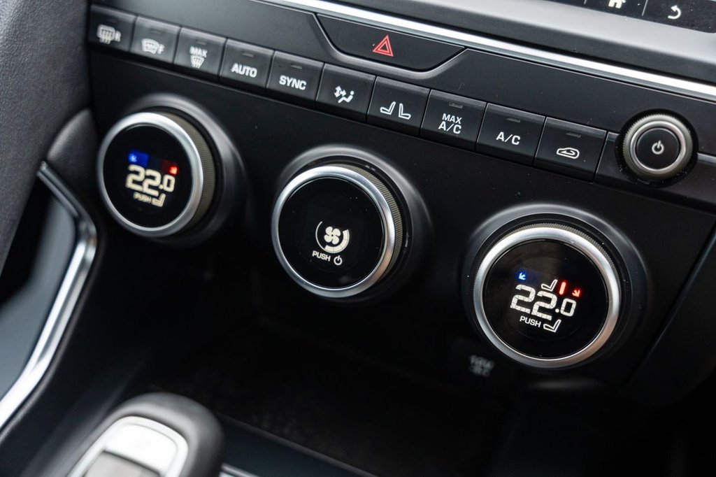 Used Jaguar E-Pace 2019 for sale - 76430371: Photo 13