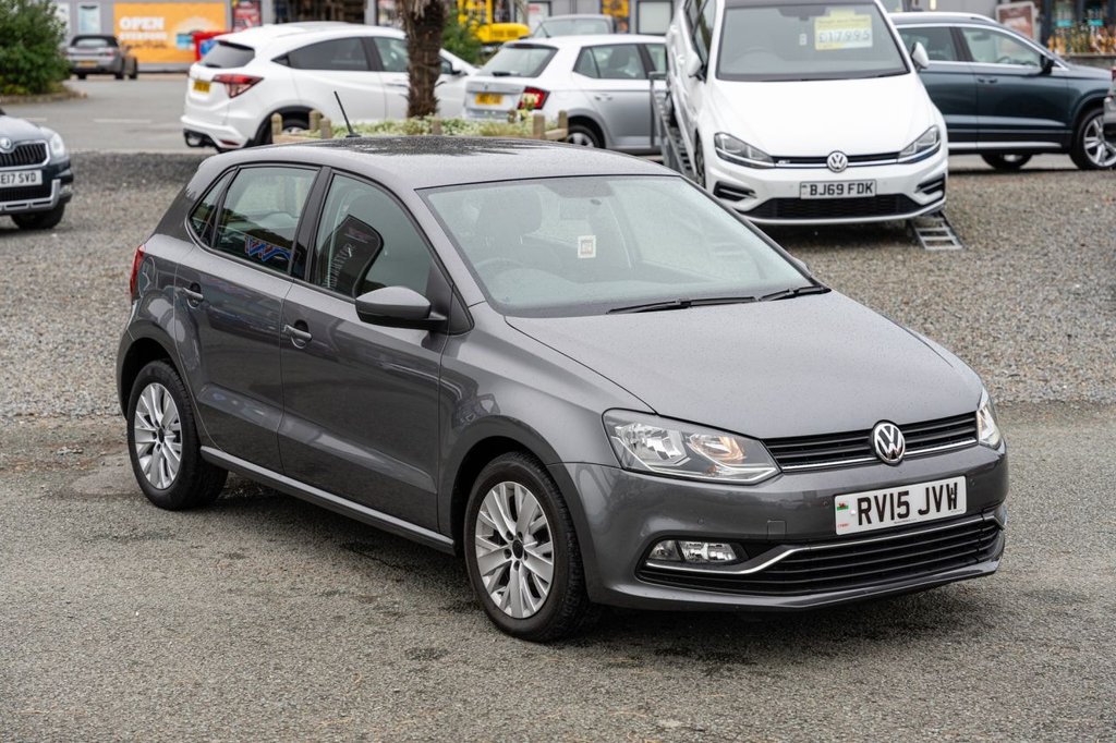 Used Volkswagen Polo 2015 for sale - 76429797: Photo 1